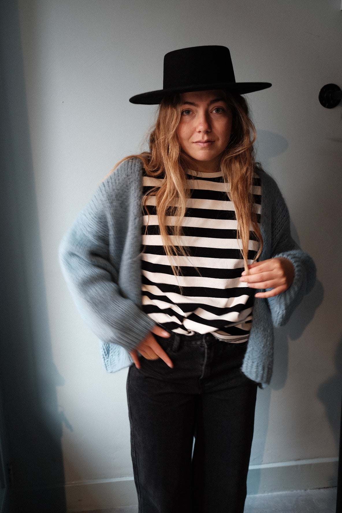 LIEN - GROFGEBREID VEST JEANSBLAUW
