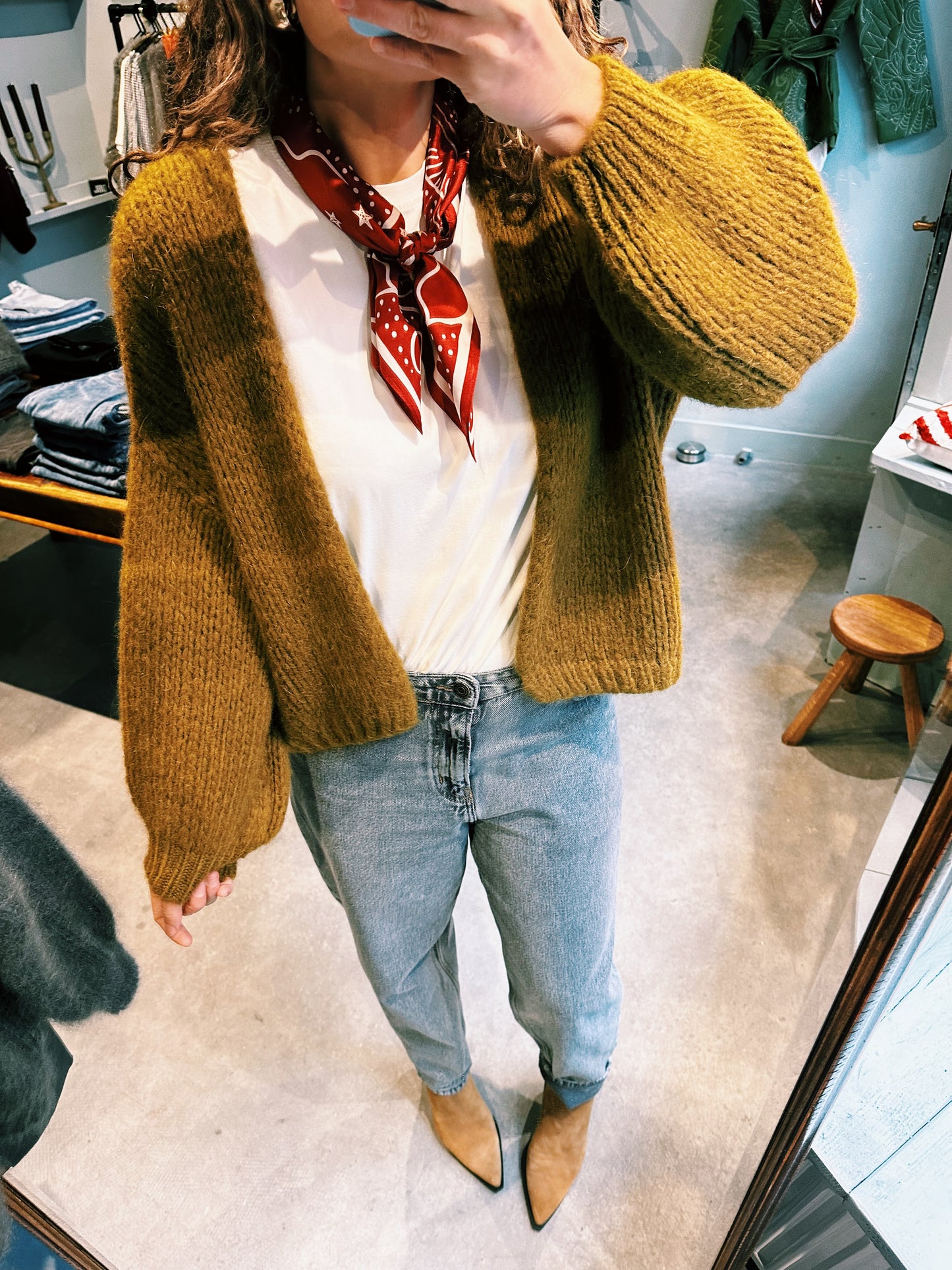 LIEN - GROFGEBREID KAKI