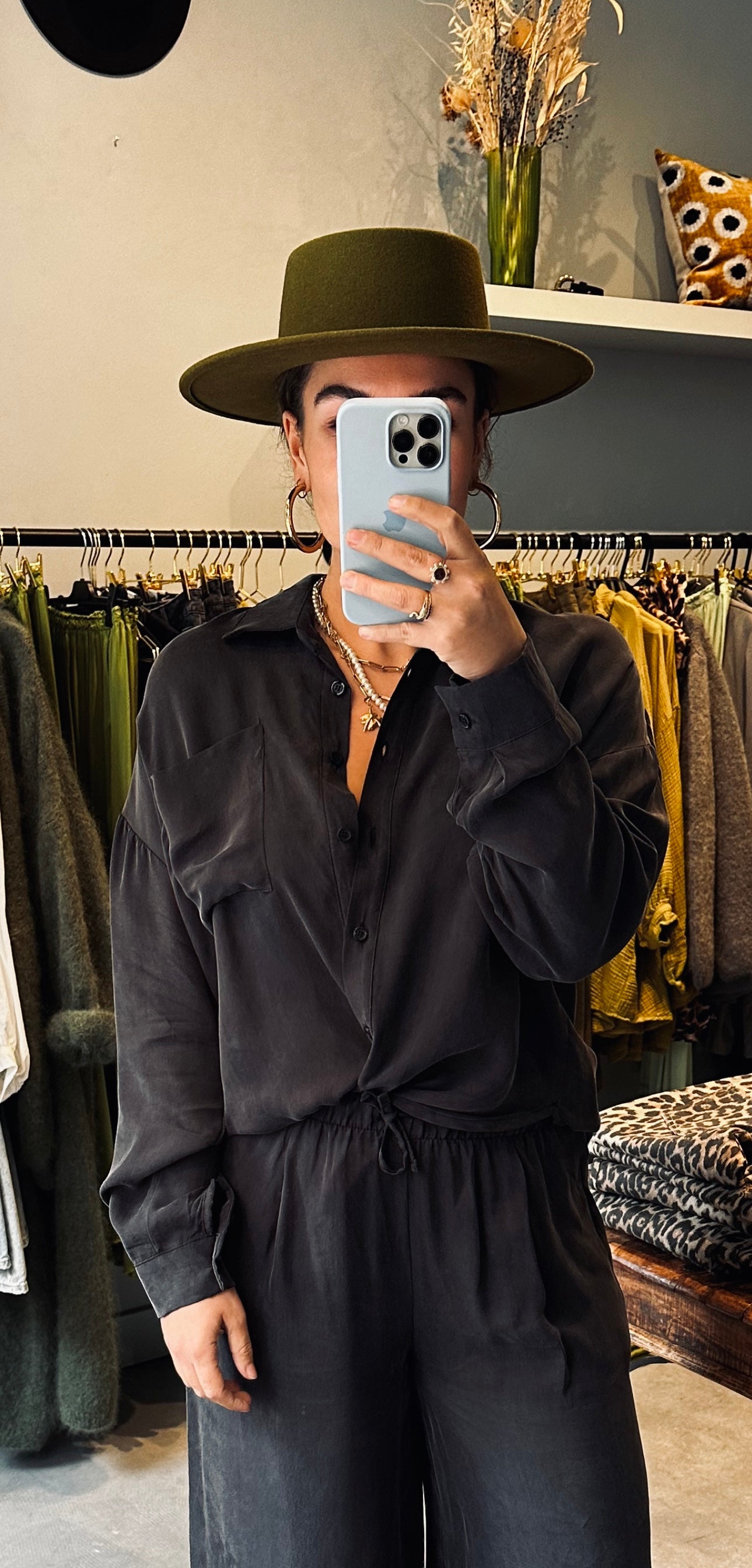 CUPRO - BLOUSE DONKERGRIJS