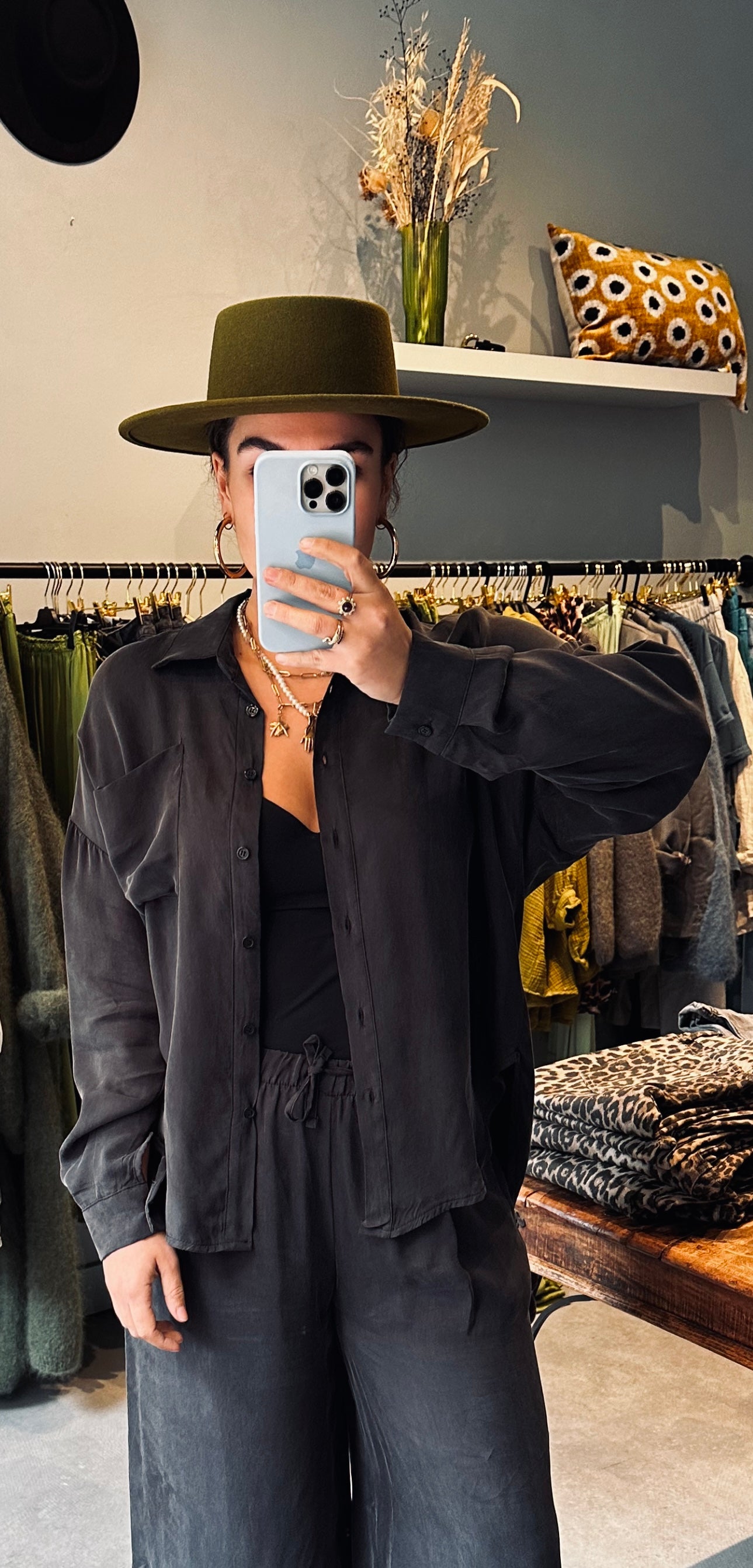 CUPRO - BLOUSE DONKERGRIJS