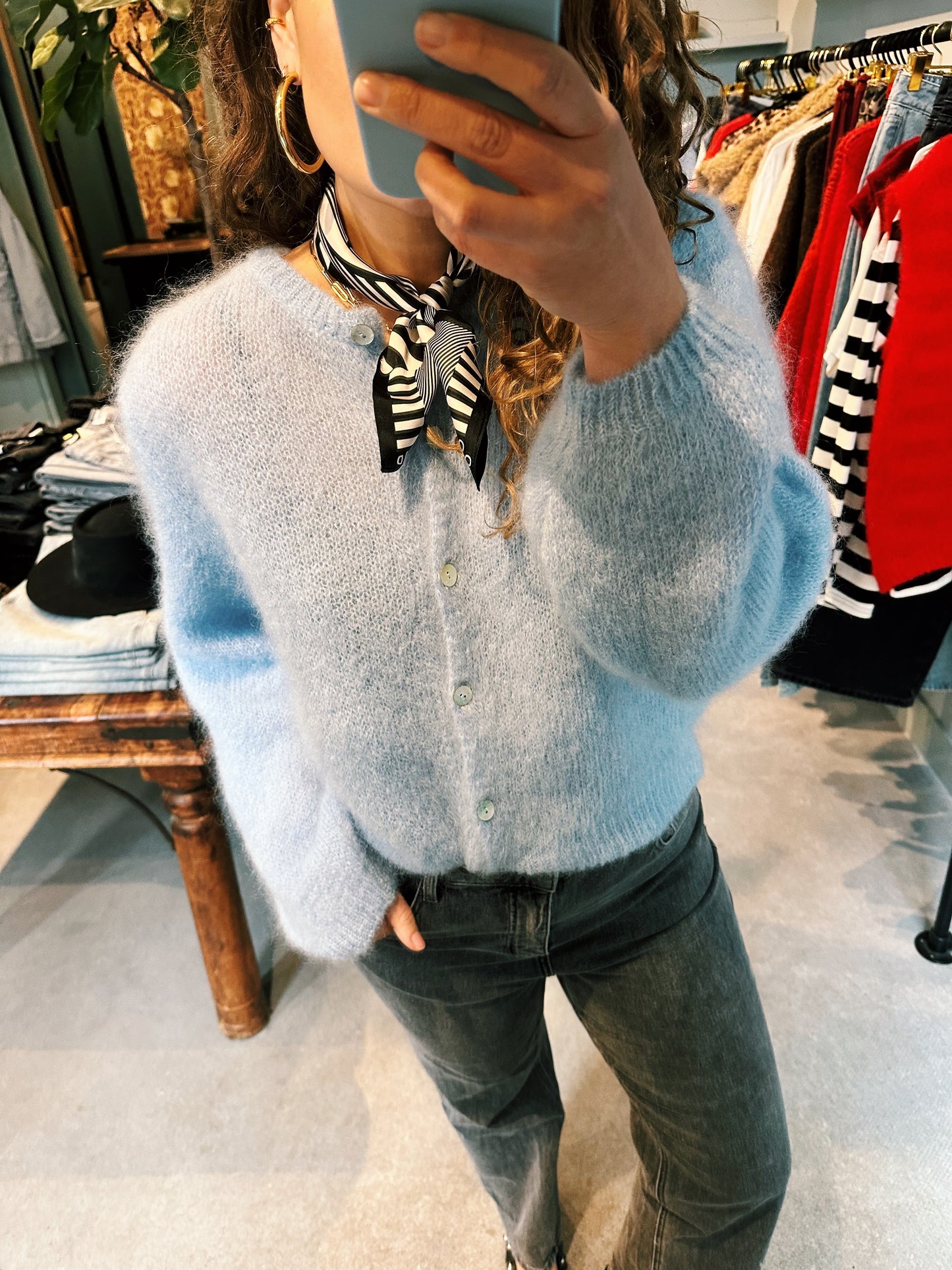 LOU - MOHAIR VEST LICHTBLAUW