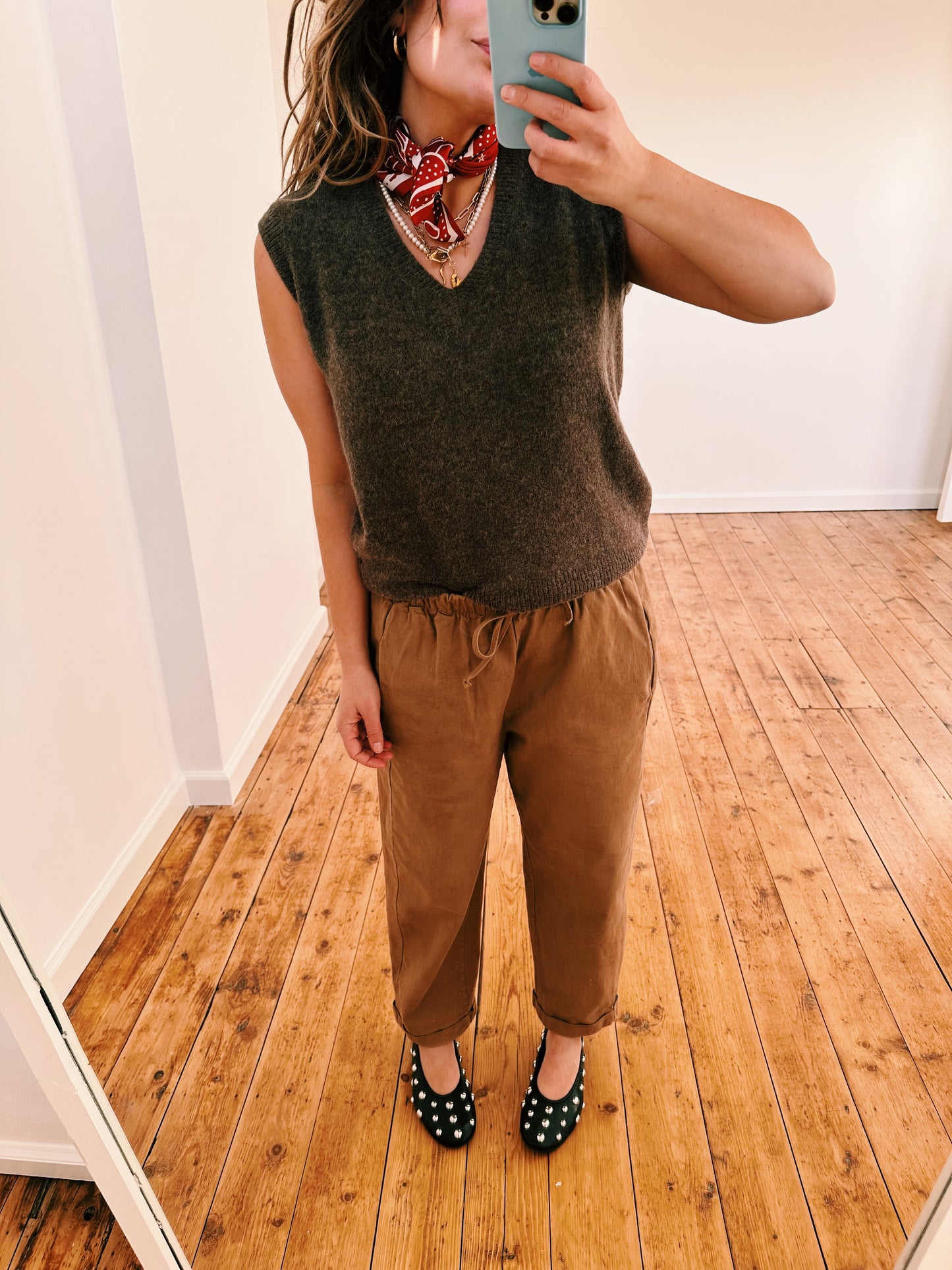 GILET - MOHAIR V HALS BRUIN