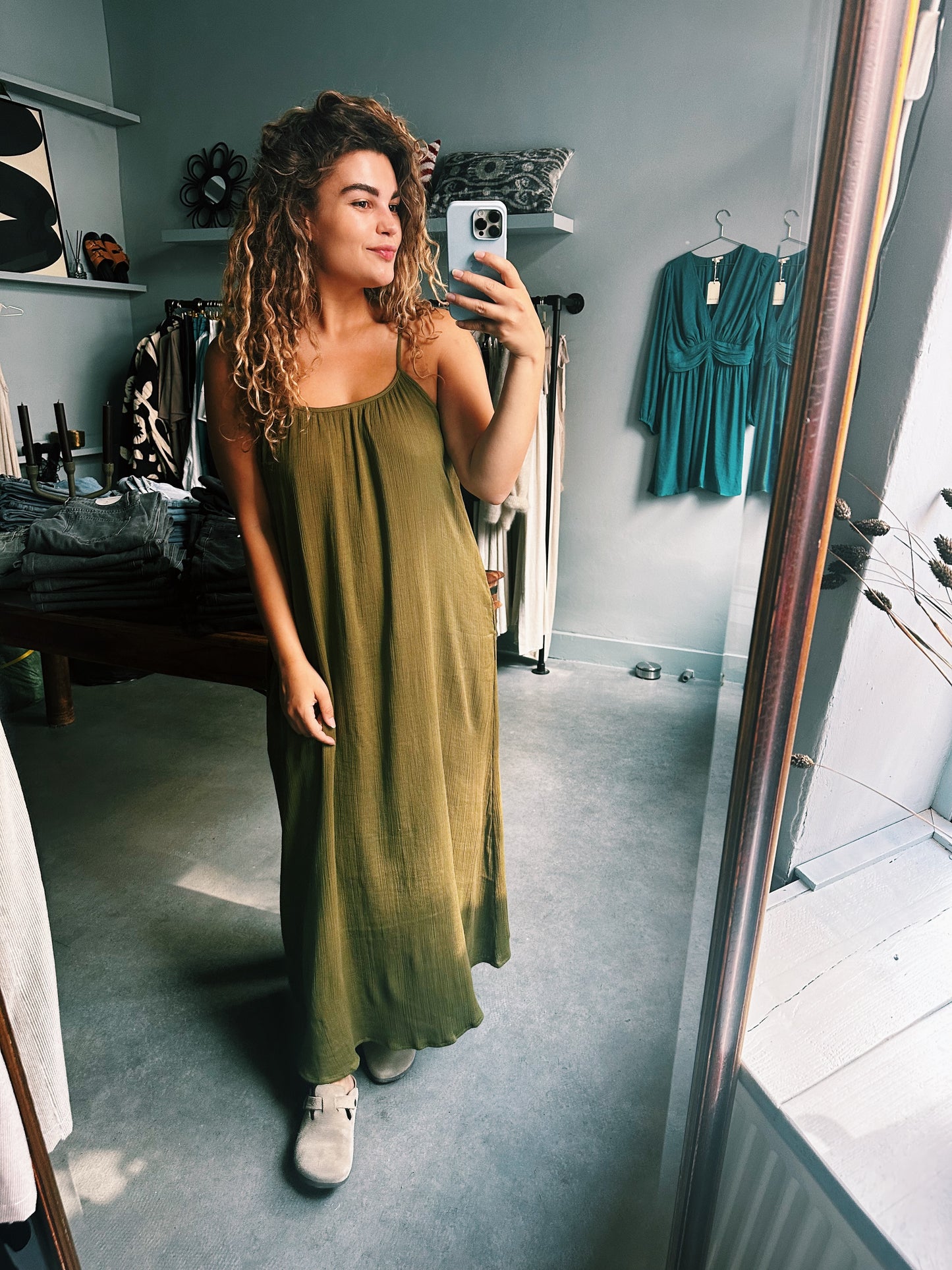 JURK - GROEN MET SPAGHETTI BANDJES