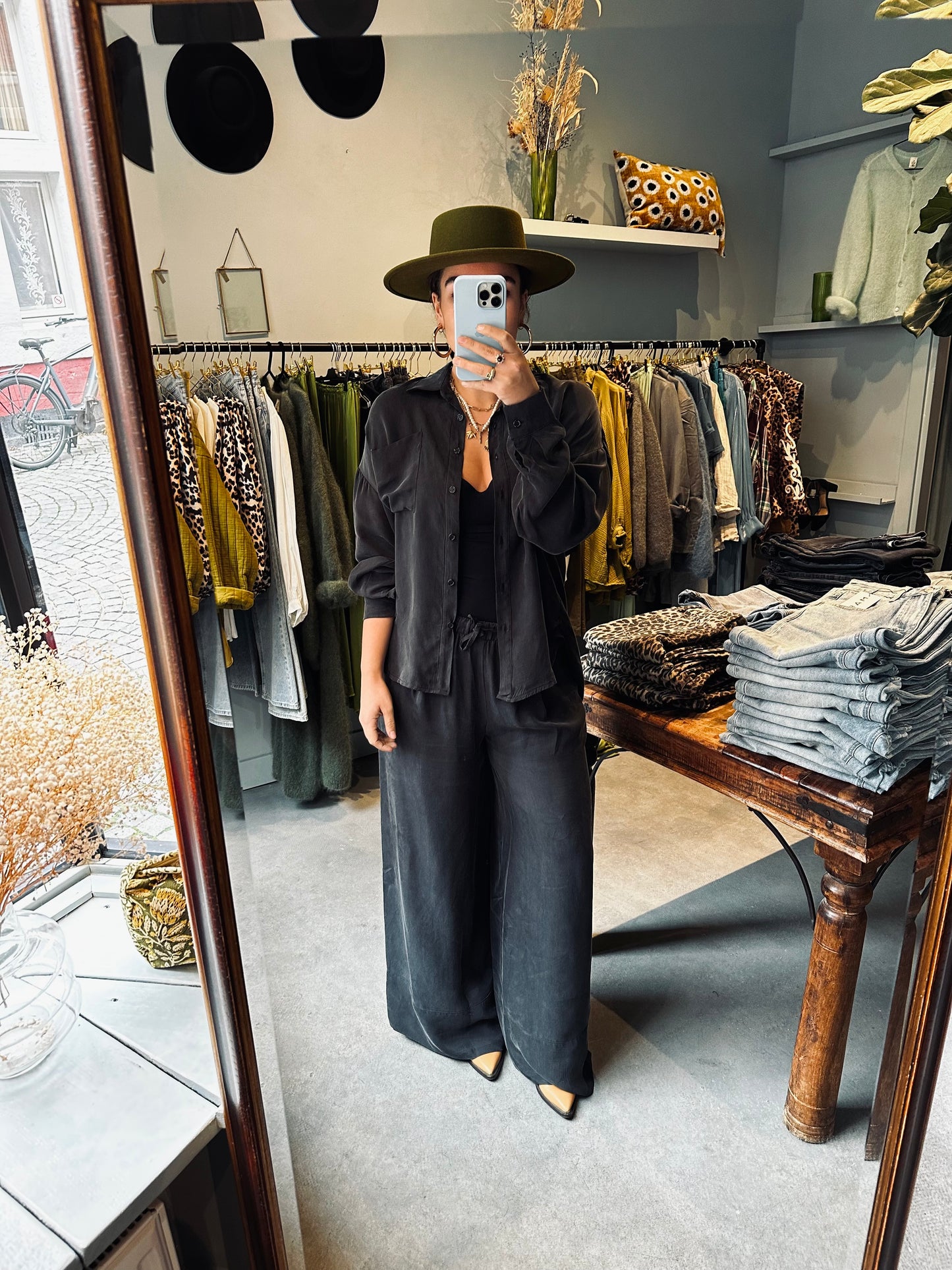 CUPRO - BLOUSE DONKERGRIJS