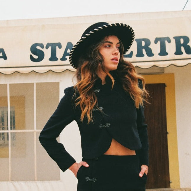 HOED - OLD HABITS THE BULLFIGHTER LA BONITA