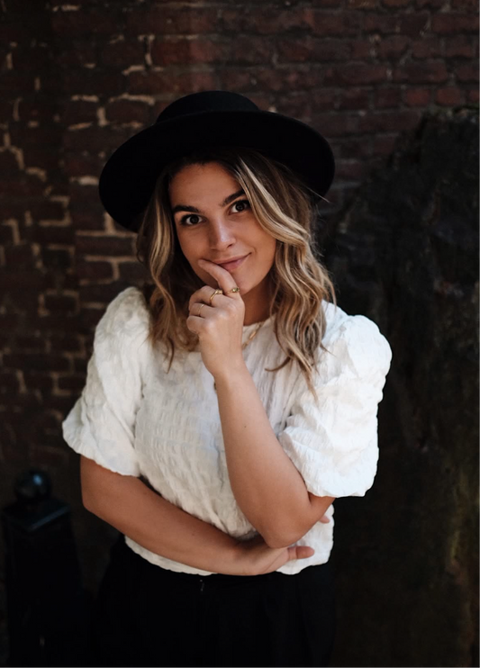 BLOUSE - WIT MET VIERKANTJES