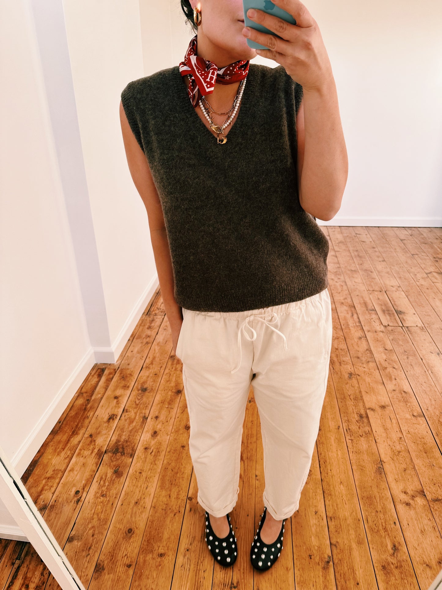 GILET - MOHAIR V HALS BRUIN
