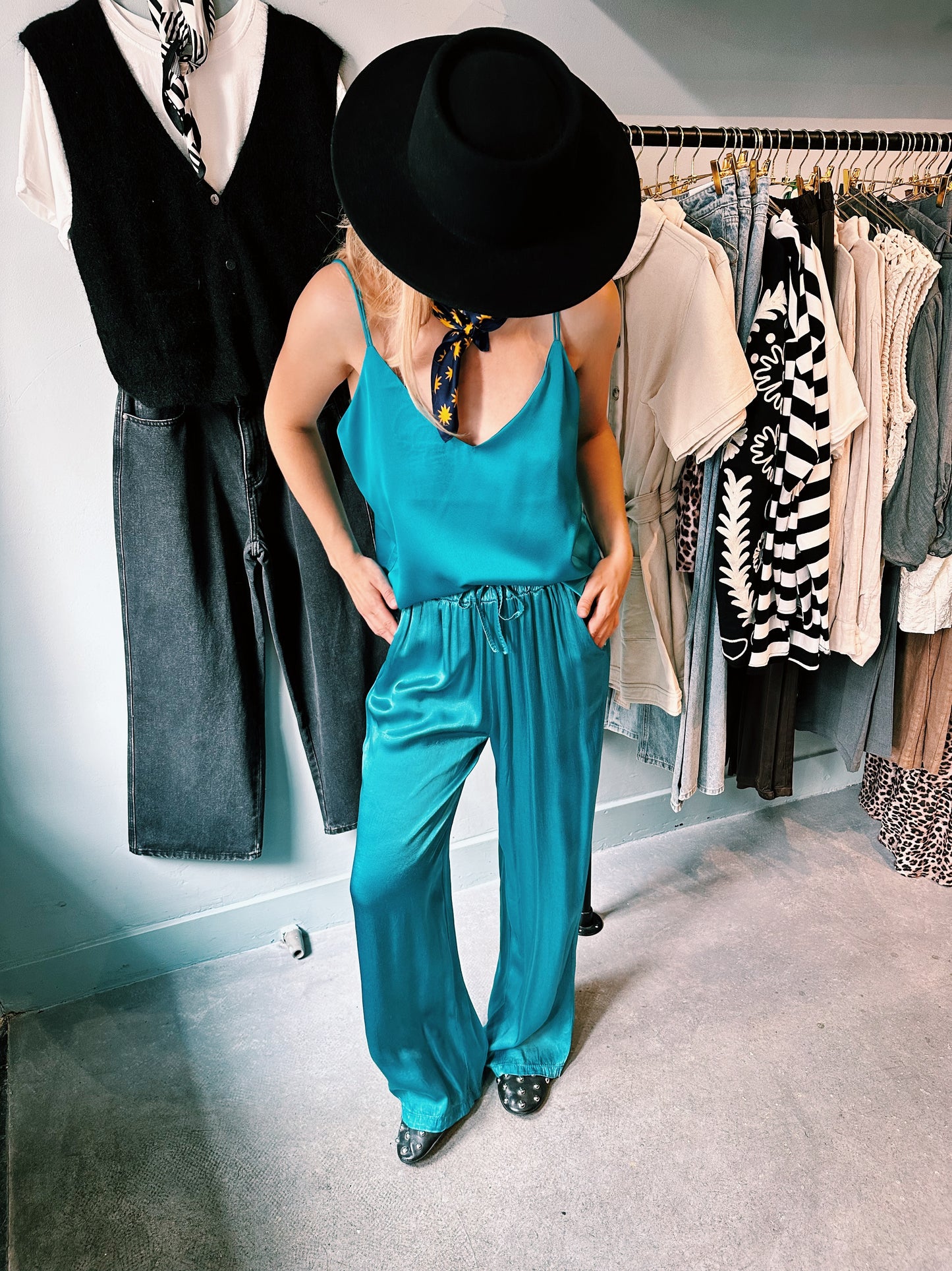 TOP - TURQUOISE SPAG. BANDJE